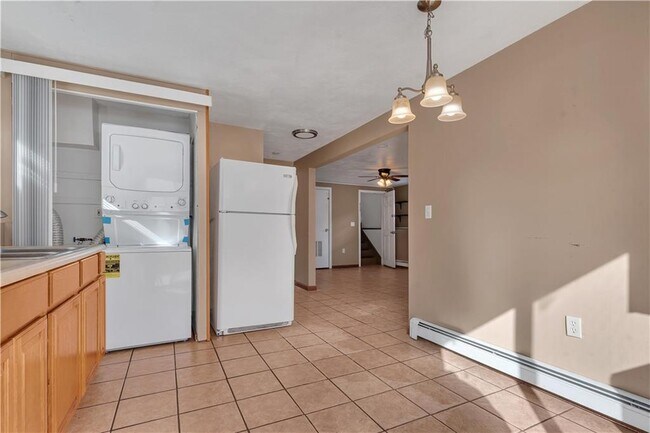 Foto del edificio - 66 Silver Lake Ave