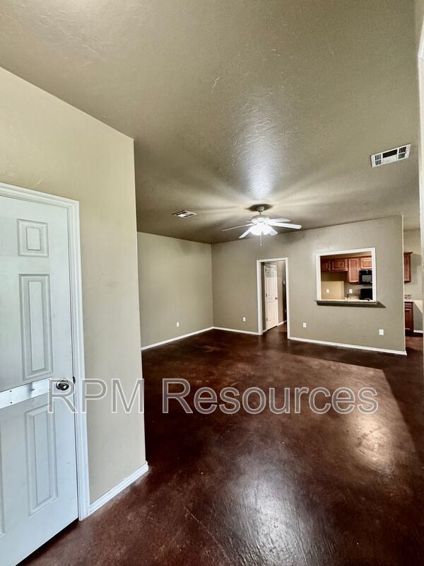 Building Photo - 107 E Forster Ln