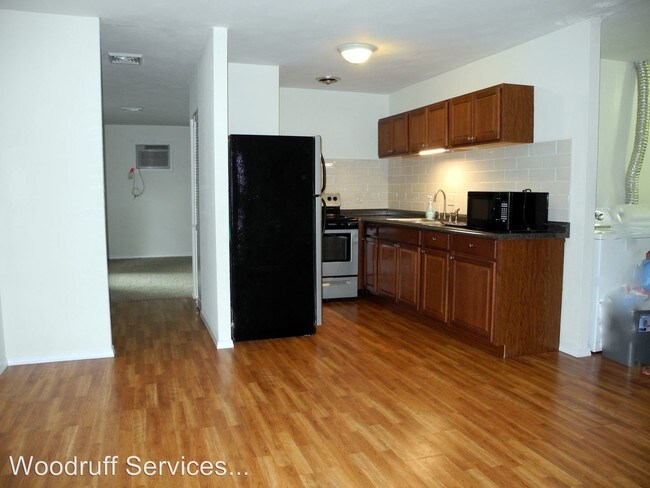 Building Photo - 3 br, 1.5 bath House - 204 S  Emerald Ln