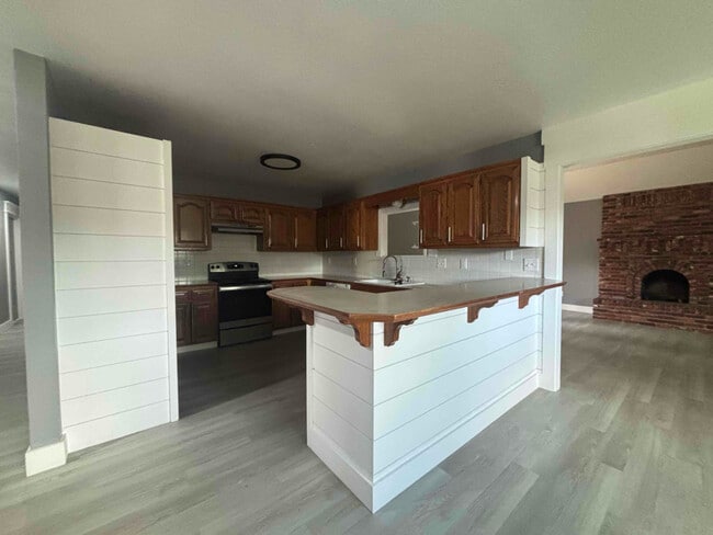 Building Photo - 1815 S K St