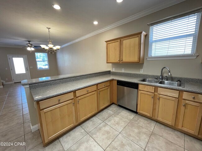Foto del edificio - 8637 Marlin Pl