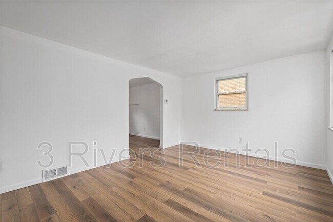 Foto del edificio - 1419 Dagmar Ave
