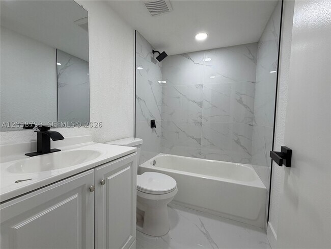 Building Photo - 3540 N University Dr