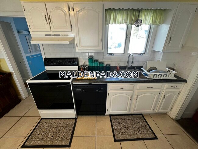 Building Photo - 57 Beltran St