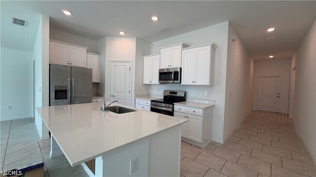 Foto del edificio - 2901 NW 18th Pl