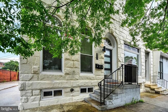 Building Photo - 2517 Saint Paul St