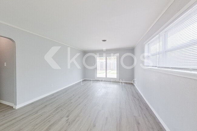 Foto del edificio - 3614 Carson Dr