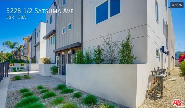 Building Photo - 5228 Satsuma Ave