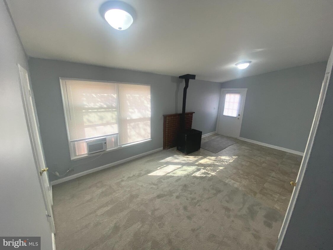 7889 Main St, Middletown, VA 22645 House Rental in Middletown, VA