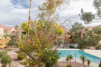 Building Photo - 900 Heavenly Hill Ct