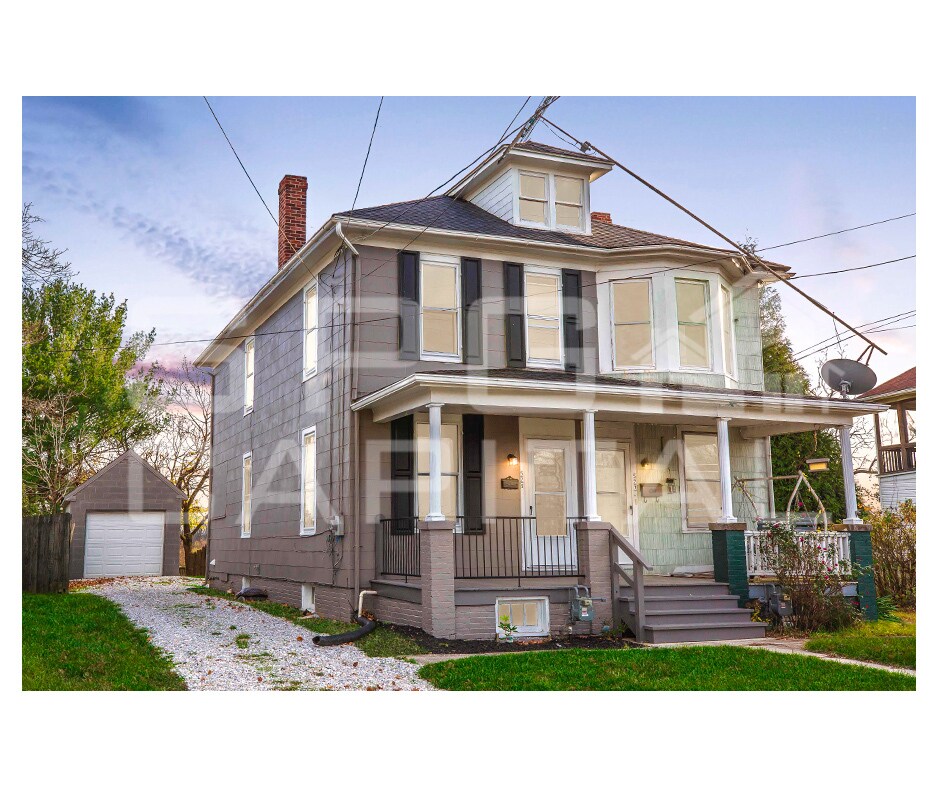 Primary Photo - 529 E King St