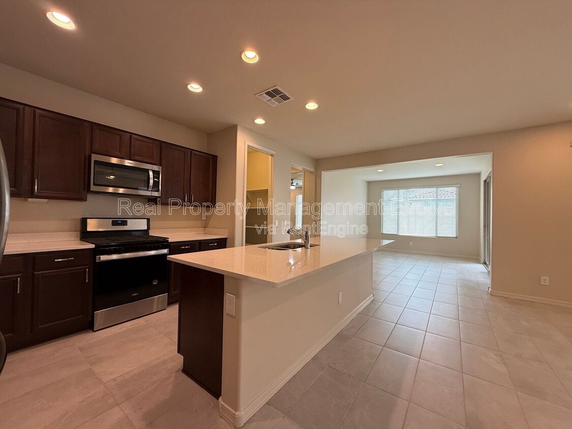 Photo - 5811 N 88th Ln