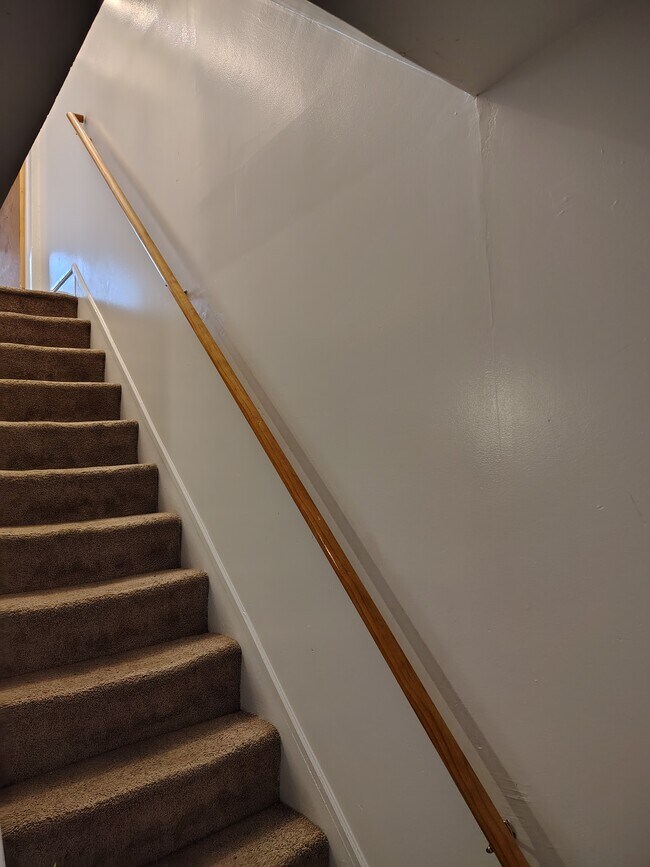 2do piso - 416 W Poplar St