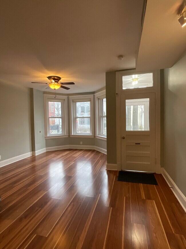 Foto del edificio - 120 3rd St NE