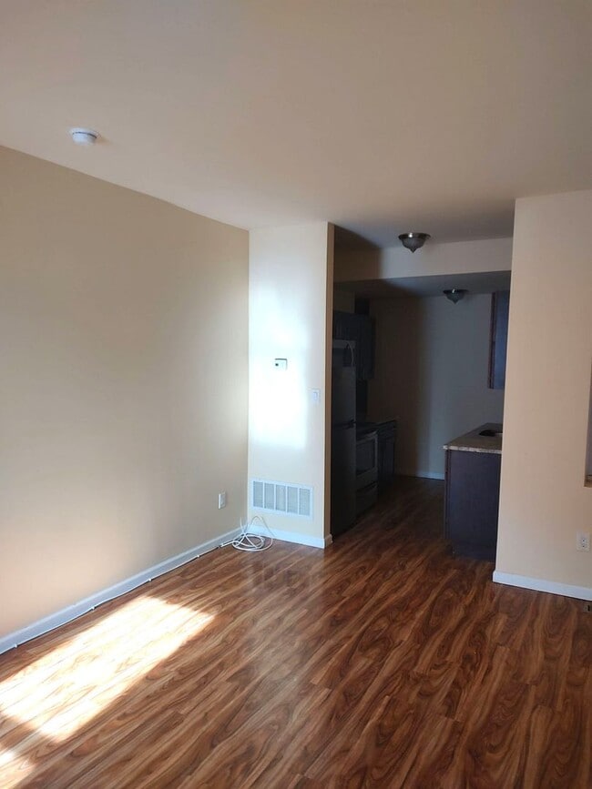 Building Photo - 1507 W Stiles St