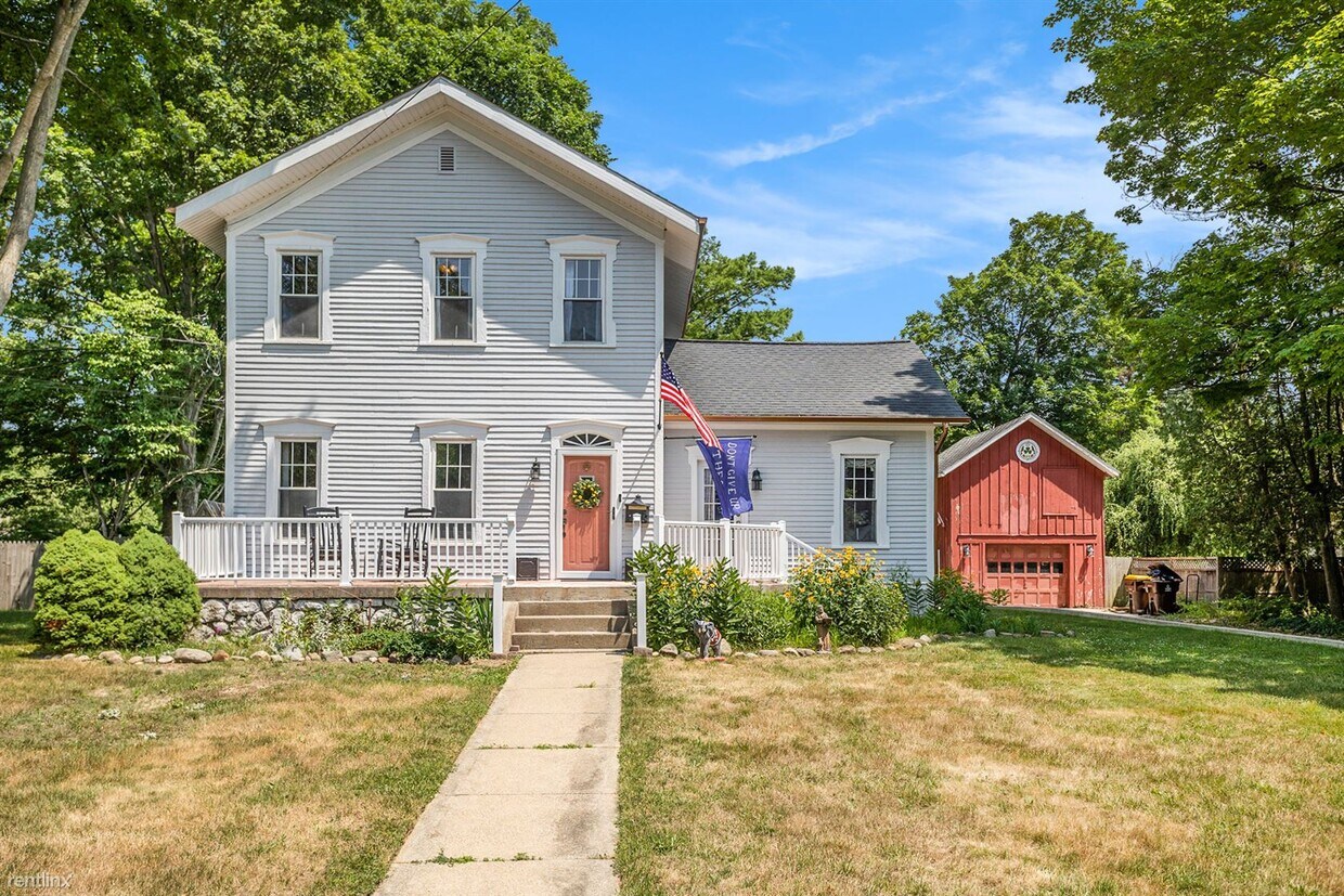 Primary Photo - 4 br, 3 bath House - 336 N Division St