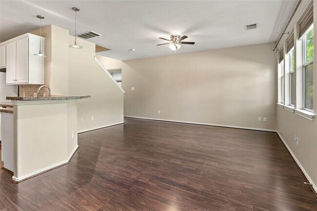 Building Photo - 35 Summer Haze Cir