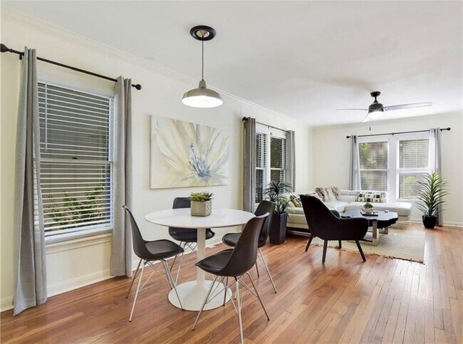 Foto del edificio - 3306 Robinson Ave