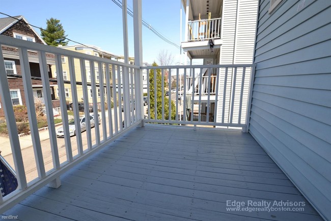 Building Photo - 3 br, 1 bath  - 12 Litchfield St # 2
