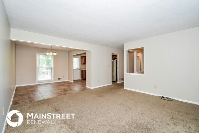 Building Photo - 1042 Cristland Rd