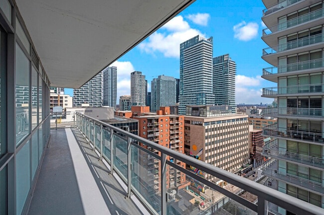 Photo du bâtiment - 79 Dunfield Ave