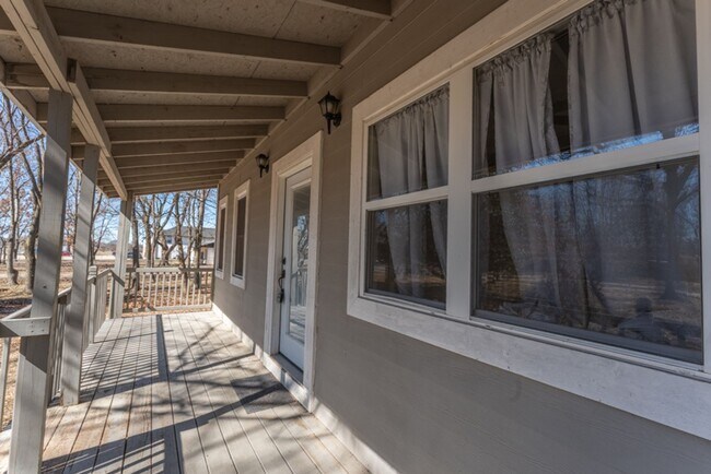 Building Photo - 2 Bedroom, 1 Bath Home in Farmington!