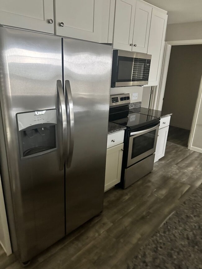 Building Photo - Now Taking Applications!