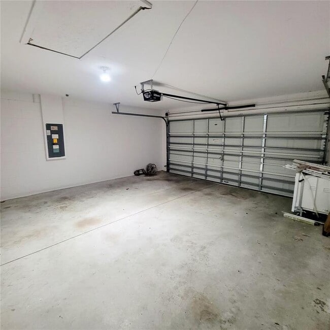 Building Photo - 9012 Sandwood Way