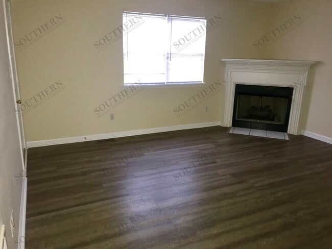 Building Photo - 3930 Banyan Ct