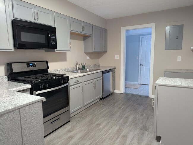 Foto del edificio - 4860 Forest Rd