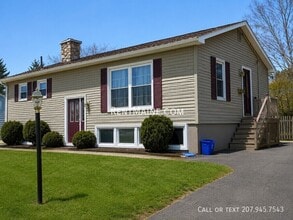 Building Photo - 205 Silk St