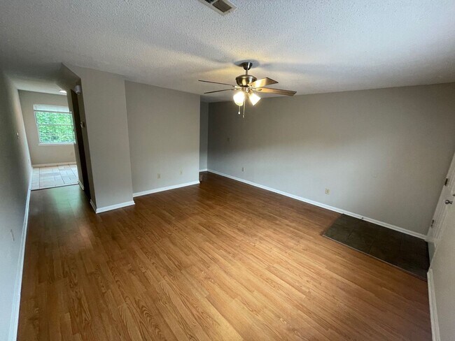Building Photo - 2165 S Milledge Ave
