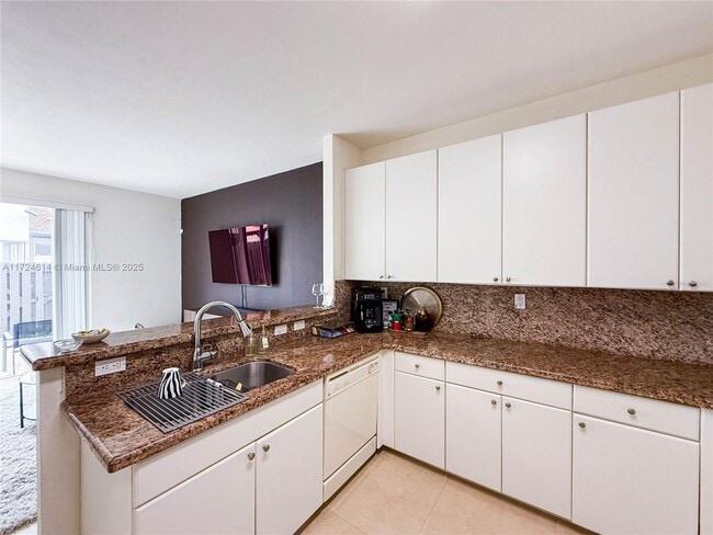 Foto del edificio - 8160 NW 116th Ave