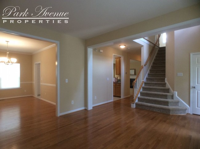 Building Photo - 128 McKenzie Meadow Ln - Pending Lease