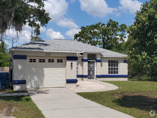 Building Photo - 2125 Deborah Dr