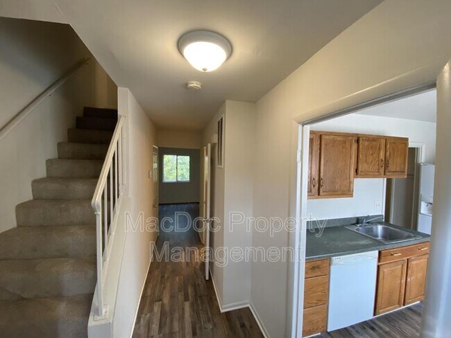Building Photo - 4249 Normandy Ct