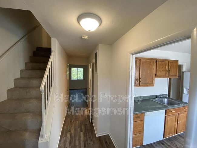 Foto del edificio - 4249 Normandy Ct