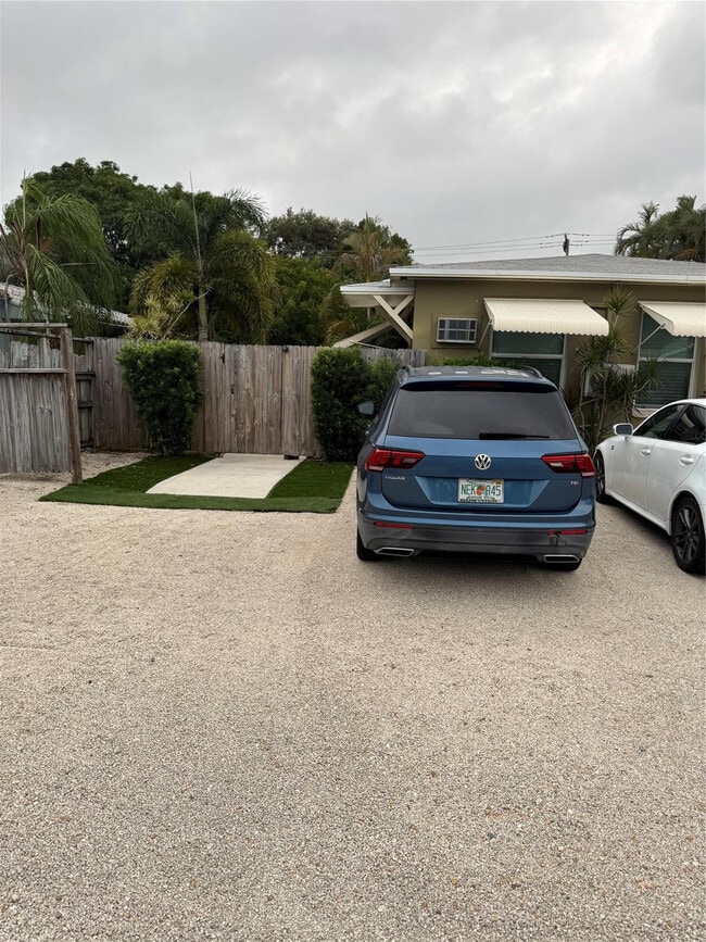 Building Photo - 1141 NE 16th Ave