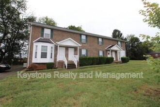 Building Photo - 2446 Caroline Dr