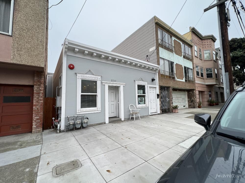Primary Photo - 1569 48th Ave