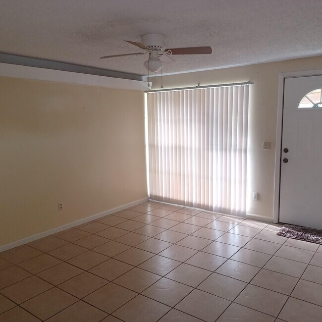 Building Photo - 9035 Arndale Cir