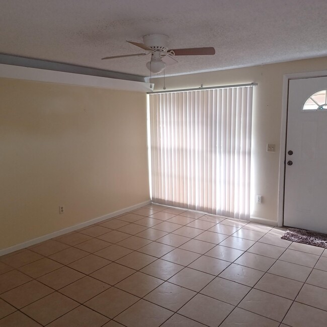 Foto del edificio - 9035 Arndale Cir