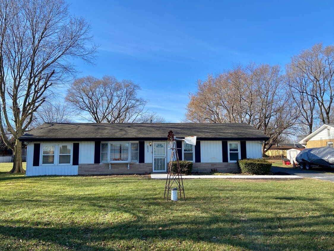 Primary Photo - 5525 Sand Ridge Rd
