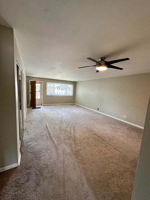 Foto principal - 641 Dulles Rd