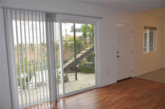 Building Photo - 2305 Vanderbilt Ln