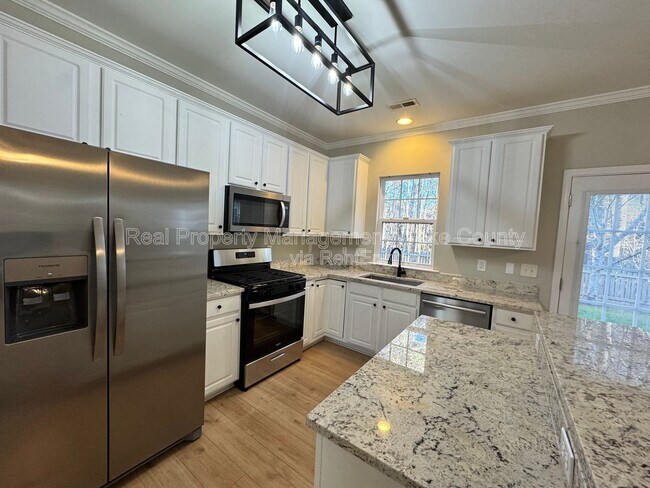 Foto del edificio - 1413 Crimson Creek Dr