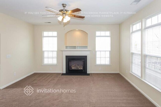 Foto del edificio - 9822 Edinburgh Ln