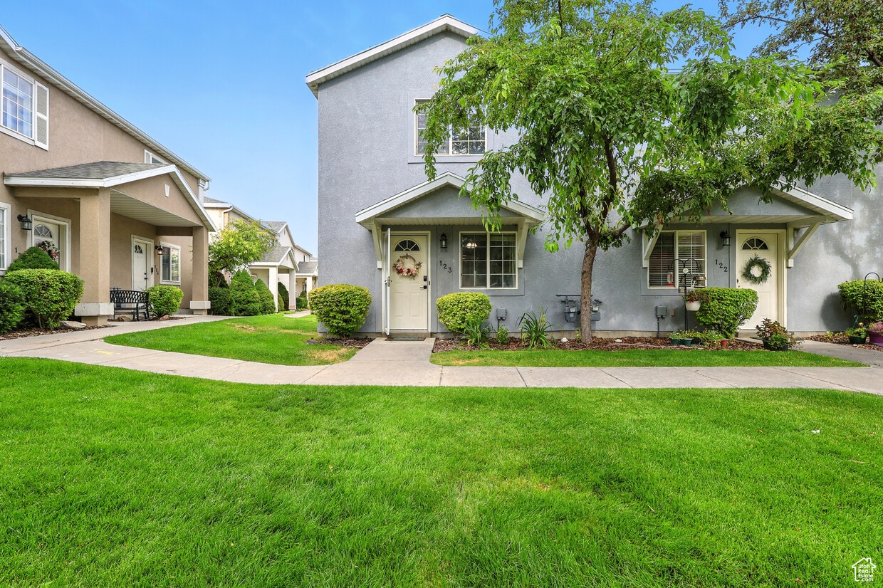 Primary Photo - 123 Penhurst Pl