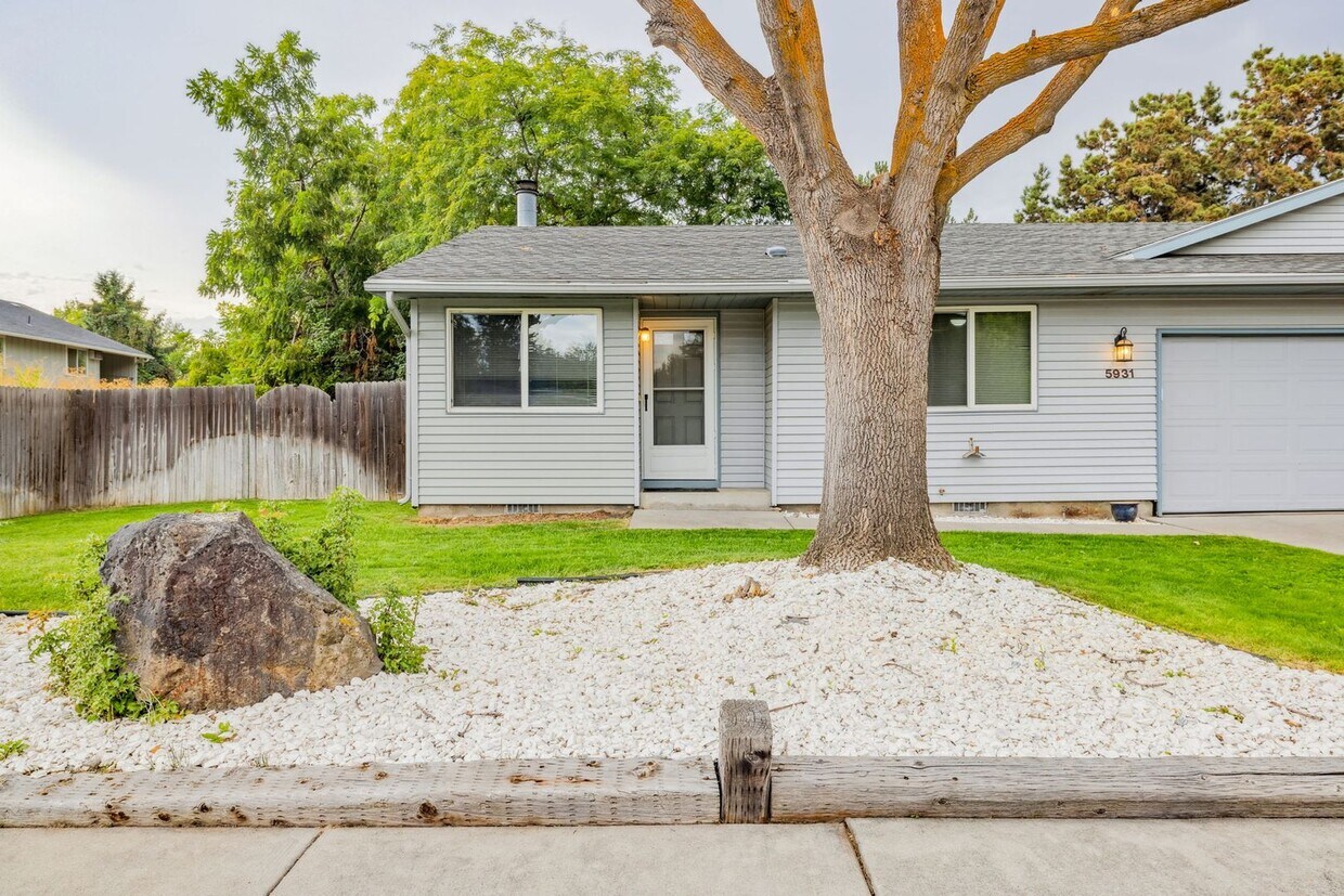 Primary Photo - 3 Bedroom home near Boise River and Green ...