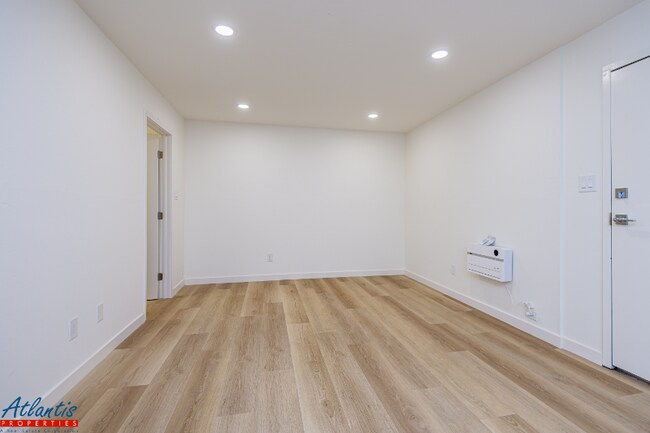 Photo - 555 S 10th St Apartment